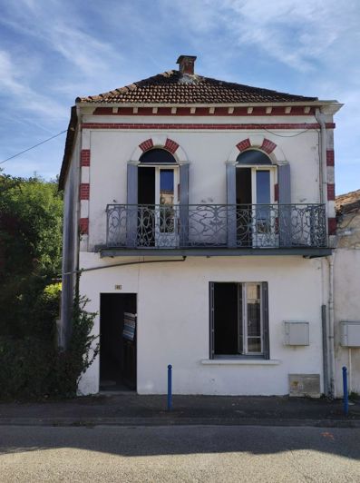 Montaigu-de-Quercy, House