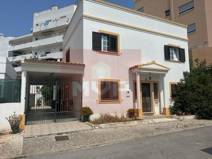 Image No.1-5 Bed House for sale