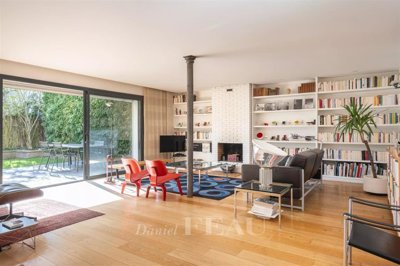 1 - Suresnes, House