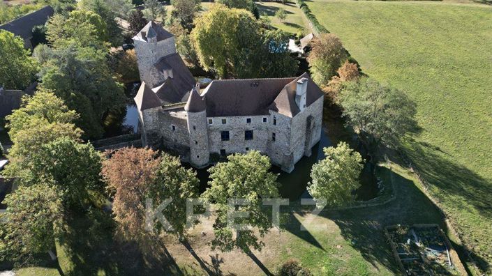 Image No.1-Propriété de 15 chambres à vendre à Montluçon