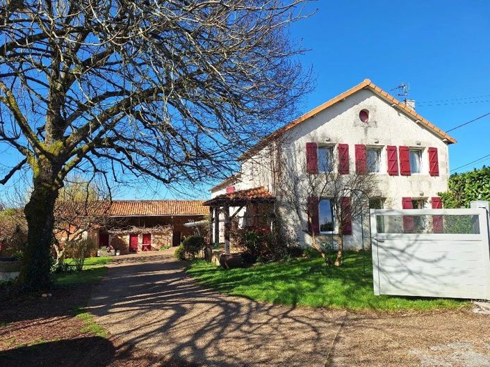 Image No.1-Maison de 4 chambres à vendre à Charente