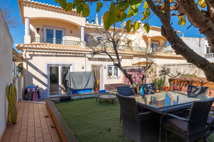 Image No.1-3 Bed House for sale