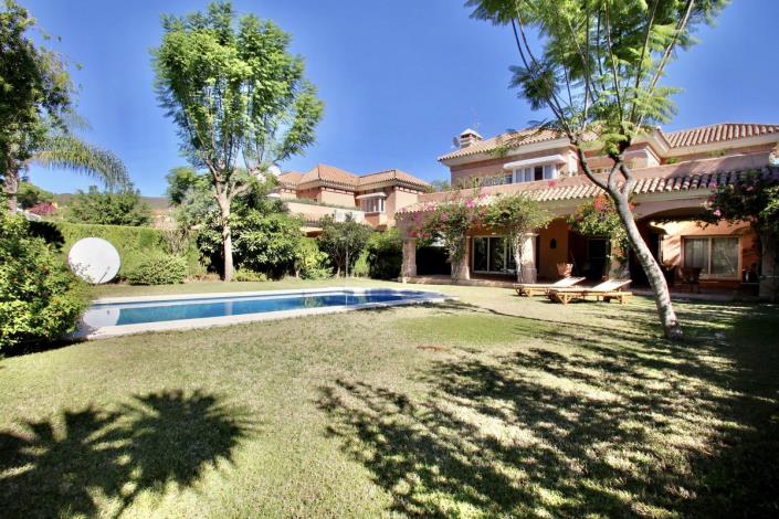 Image No.1-Villa / Détaché de 4 chambres à vendre à Nueva Andalucia