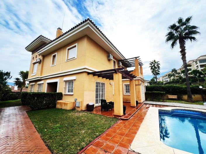 Image No.1-5 Bed Villa / Detached for sale