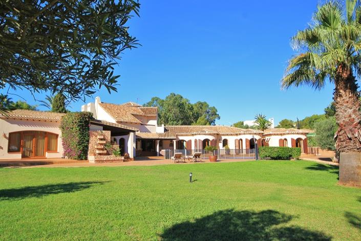 Image No.1-6 Bed Villa / Detached for sale