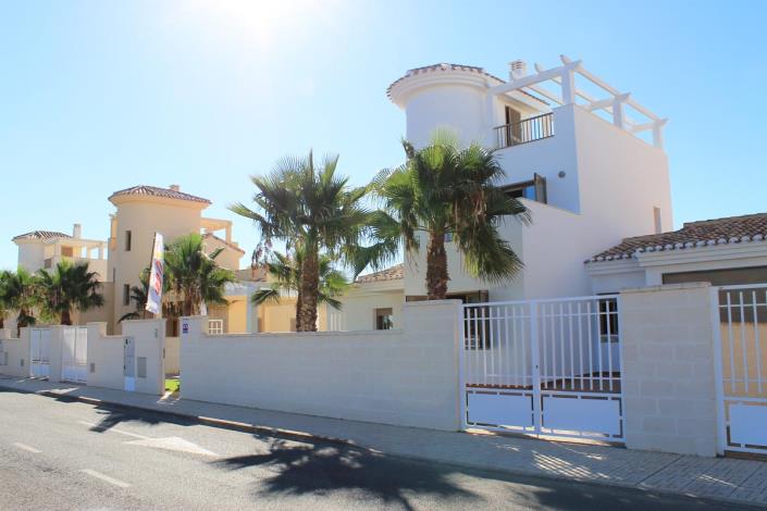 Image No.1-Villa / Détaché de 4 chambres à vendre à La Manga del Mar Menor