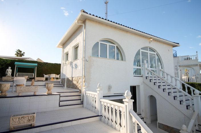 Image No.1-3 Bed Villa for sale