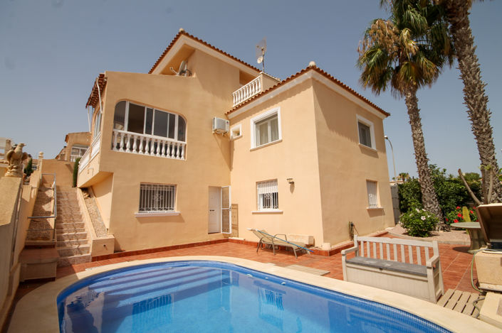 Image No.1-4 Bed Villa for sale