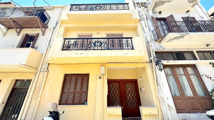 Image No.1-9 Bed Townhouse for sale