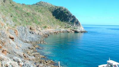 Rocky-coast-Access-to-the-sea