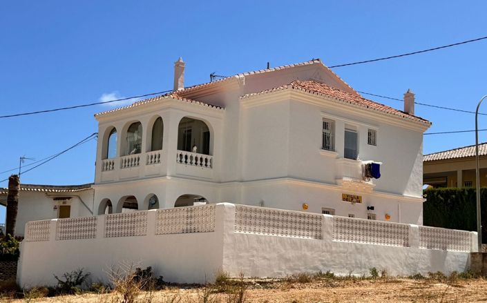 Image No.1-5 Bed Villa for sale