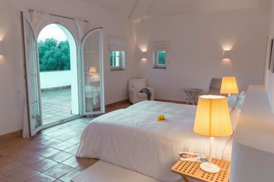 villa-dalia-master-bedroom