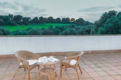 villa-dalia-master-bedroom-private-balcony-wi