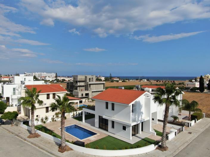 Image No.1-4 Bed Villa for sale