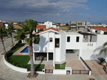 590300-semi-detached-villa-for-sale-in-pyla-tourist-area_orig