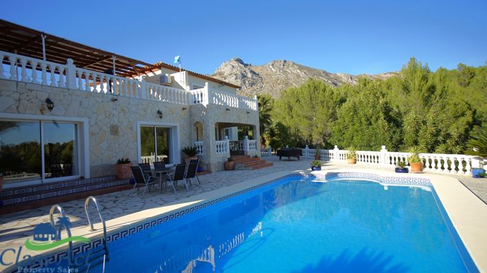 Image No.1-6 Bed Villa for sale