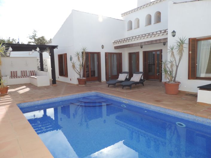 Image No.1-4 Bed Villa for sale