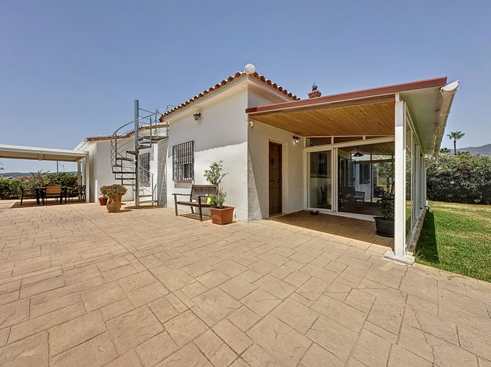 Image No.1-4 Bed Villa for sale