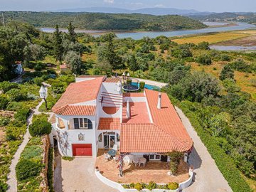 Riverside Villa with Stunning Views in Lagoa 