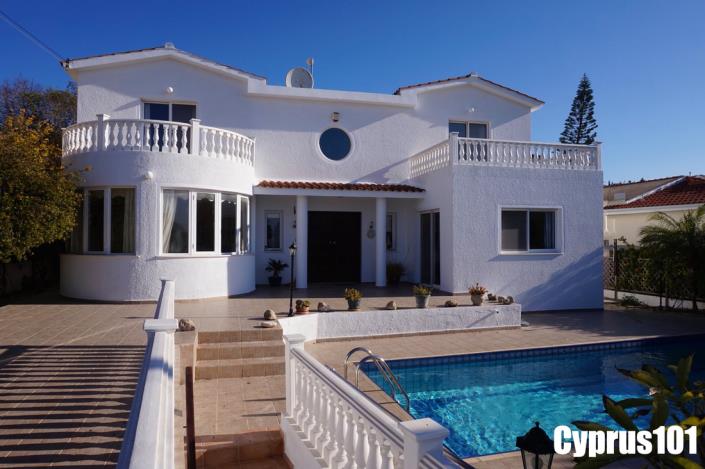 Image No.1-4 Bed Villa / Detached for sale