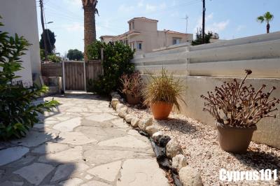 3-chlorakas-village-spacious-2-bedroom-townhouse-property-1263