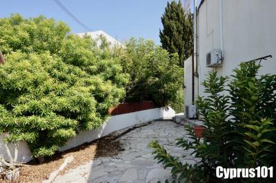 4-chlorakas-village-spacious-2-bedroom-townhouse-property-1263