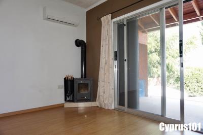 12-chlorakas-village-spacious-2-bedroom-townhouse-property-1263