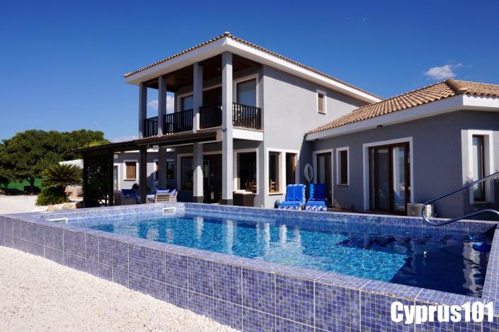 Image No.1-4 Bed Villa / Detached for sale