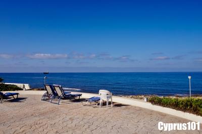 3-Chloraka-bungalow-150m-from-the-beach-Property-1273