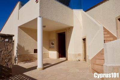 11-Chloraka-bungalow-150m-from-the-beach-Property-1273