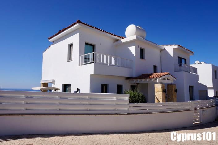 Image No.1-4 Bed Villa / Detached for sale