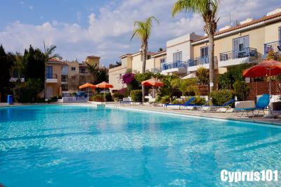 1-Kato-Paphos-2-bed-townhouse-on-popular-complex-Property-1279