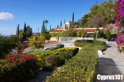 10-kamares-stunning-2-bedroom-bungalow-on-generous-1000-sqm-plot-with-amazing-sea-views--mls-1287