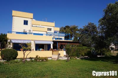 3-Kato-Paphos-2-bedroom-apartment-tomb-of-the-kings-Property-1308