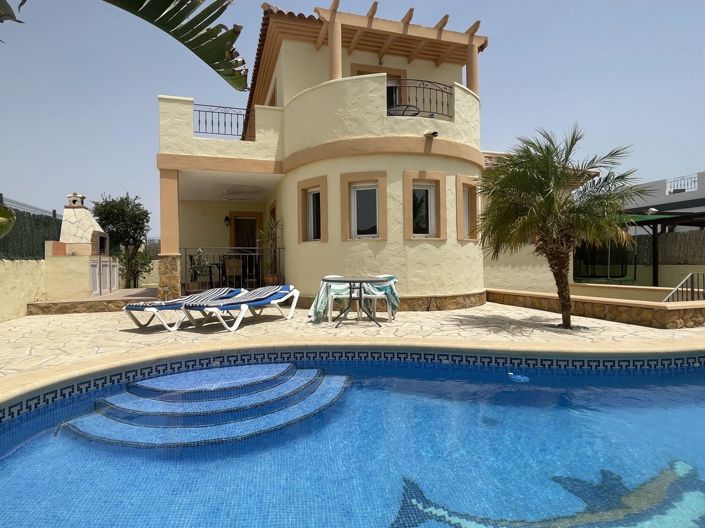 Image No.1-4 Bed Villa for sale