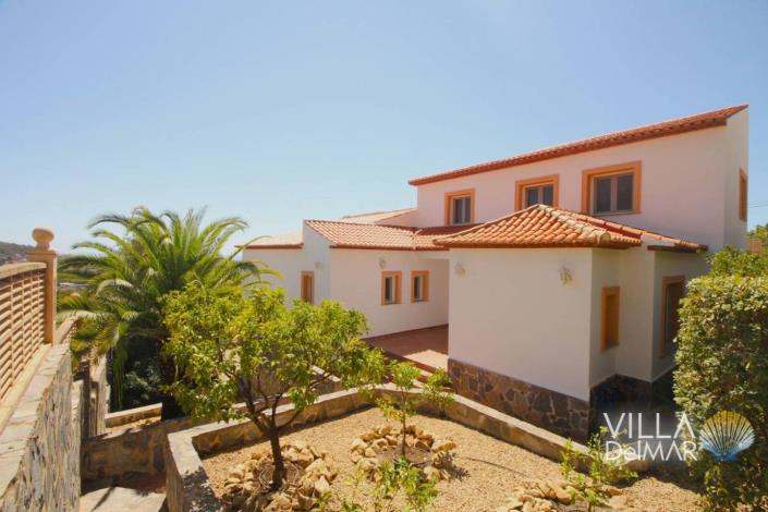 Image No.1-4 Bed Villa for sale