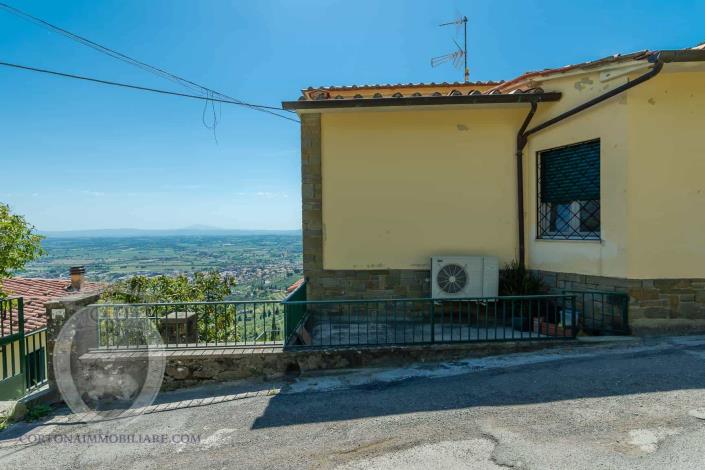 Image No.1-Appartement de 2 chambres à vendre à Cortona