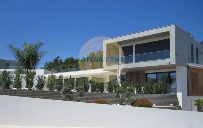 Image No.1-4 Bed Villa for sale