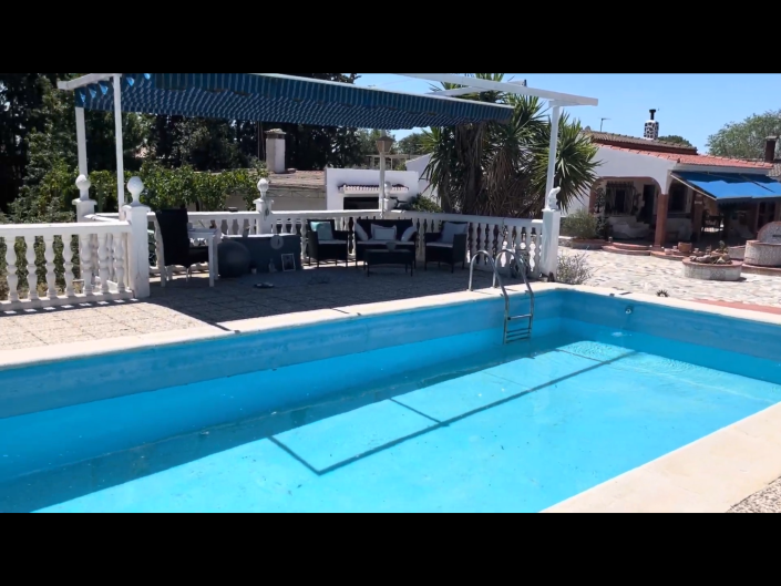 Image No.1-4 Bed Villa / Detached for sale