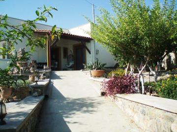 Hania-house-for-sale--3-