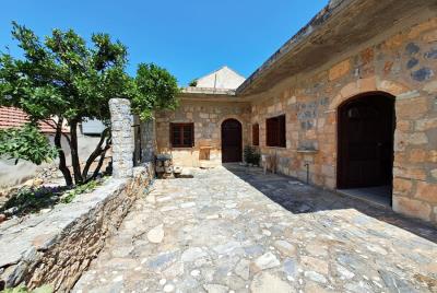 Hania-for-sale-renovated-stone-house-in-Kefalas--2-