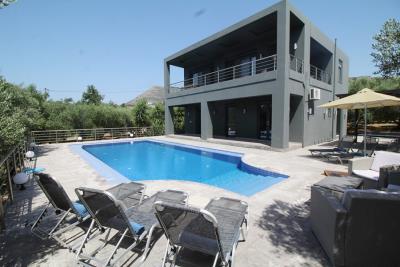 Hania-for-sale-luxury-villa-in-Almyrida-Apokoronas--2-