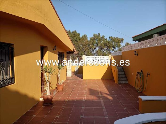 Image No.1-3 Bed Villa for sale