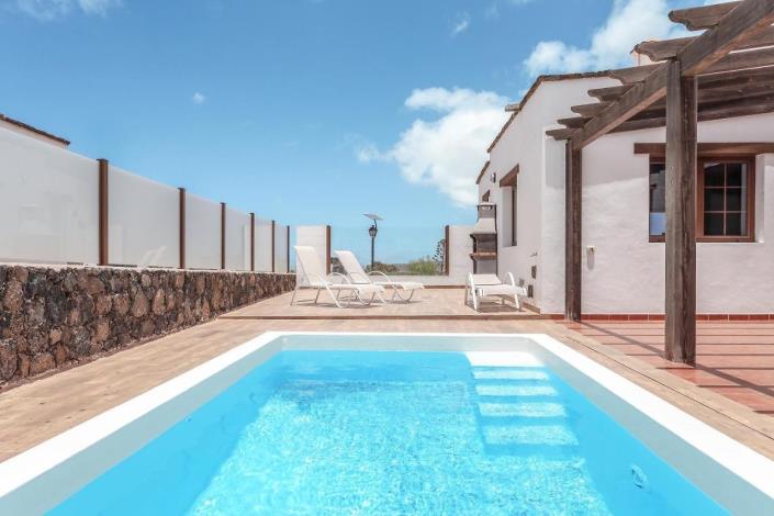 Image No.1-4 Bed Villa for sale