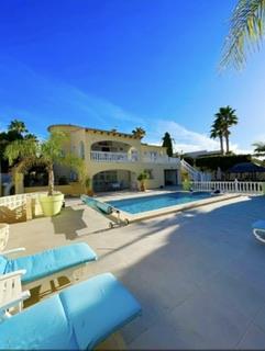 Image No.1-4 Bed Villa / Detached for sale