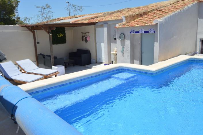 Image No.1-5 Bed Villa for sale