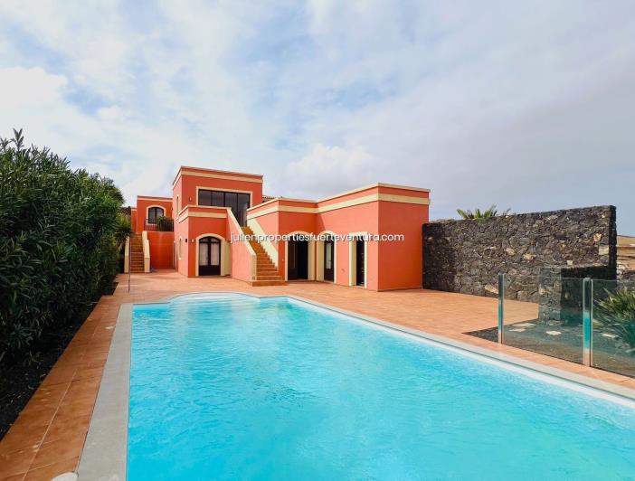 Image No.1-5 Bed Villa for sale