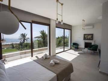 Beachfront-Villa-Ayia-Thekla03