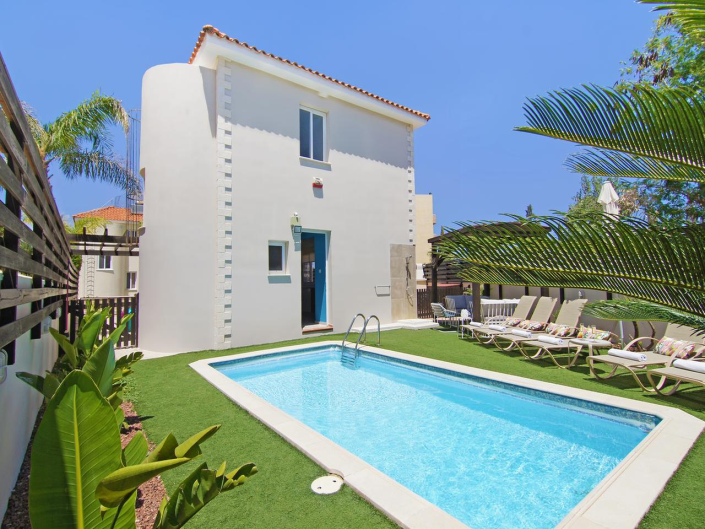 Image No.1-3 Bed Villa / Detached for sale