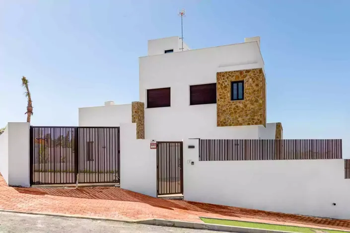 Image No.1-3 Bed Villa for sale